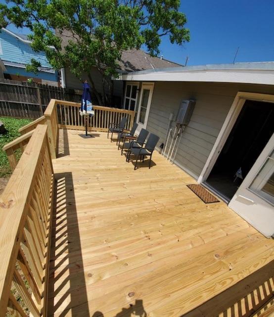 Galveston Escapes - Walk To Beach And Restaurants Exterior photo
